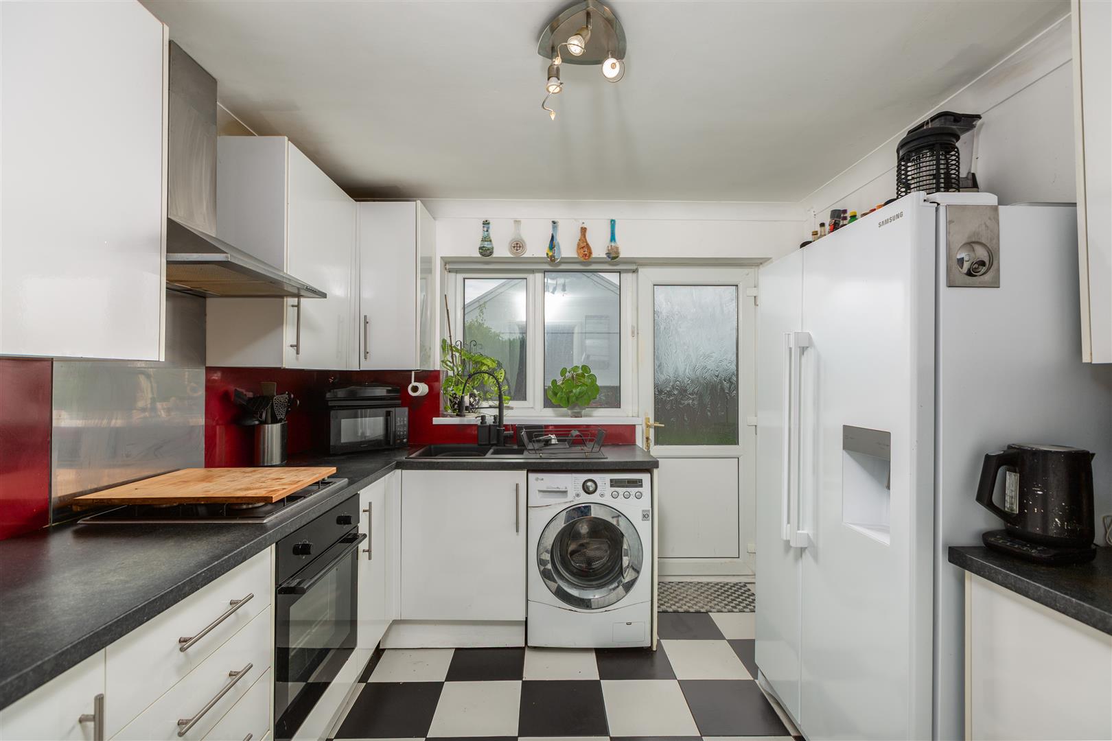 Chiltern Close, Fforestfach, Swansea, SA5 5DA